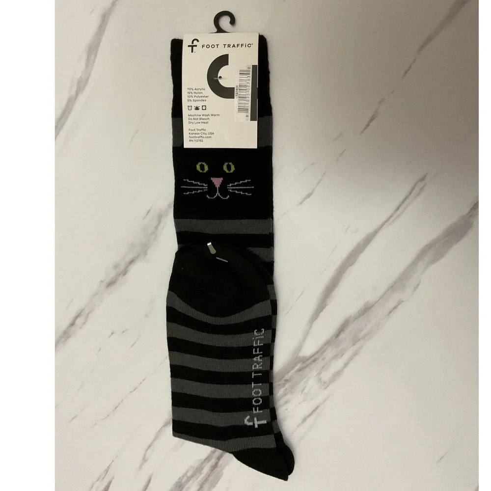 Foot Traffic Womens Striped Cat Face Knee High Socks Shoe Size 4-10 NEW